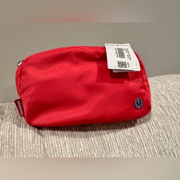 Lululemon Everywhere Belt Bag 1L Glaze Pink NWT - Picture 6 of 10